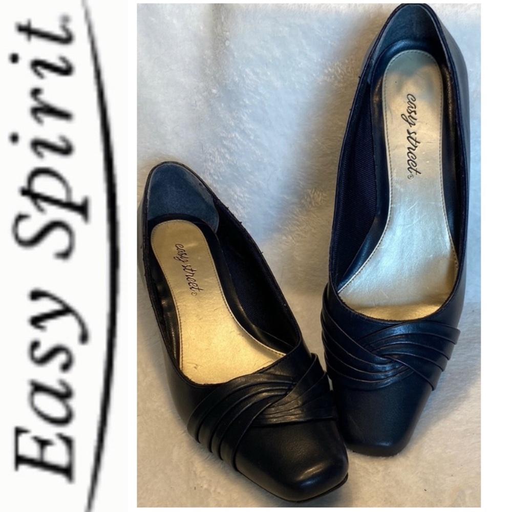 Bundle 6/$20 Easy Spirit Navy Pumps. Size 8 1/2